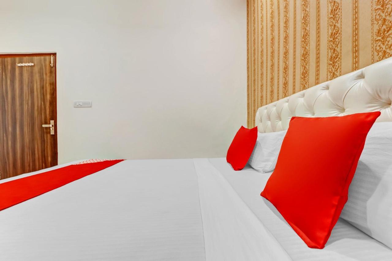 Oyo 81700 Hotel Bliss Inn 3*